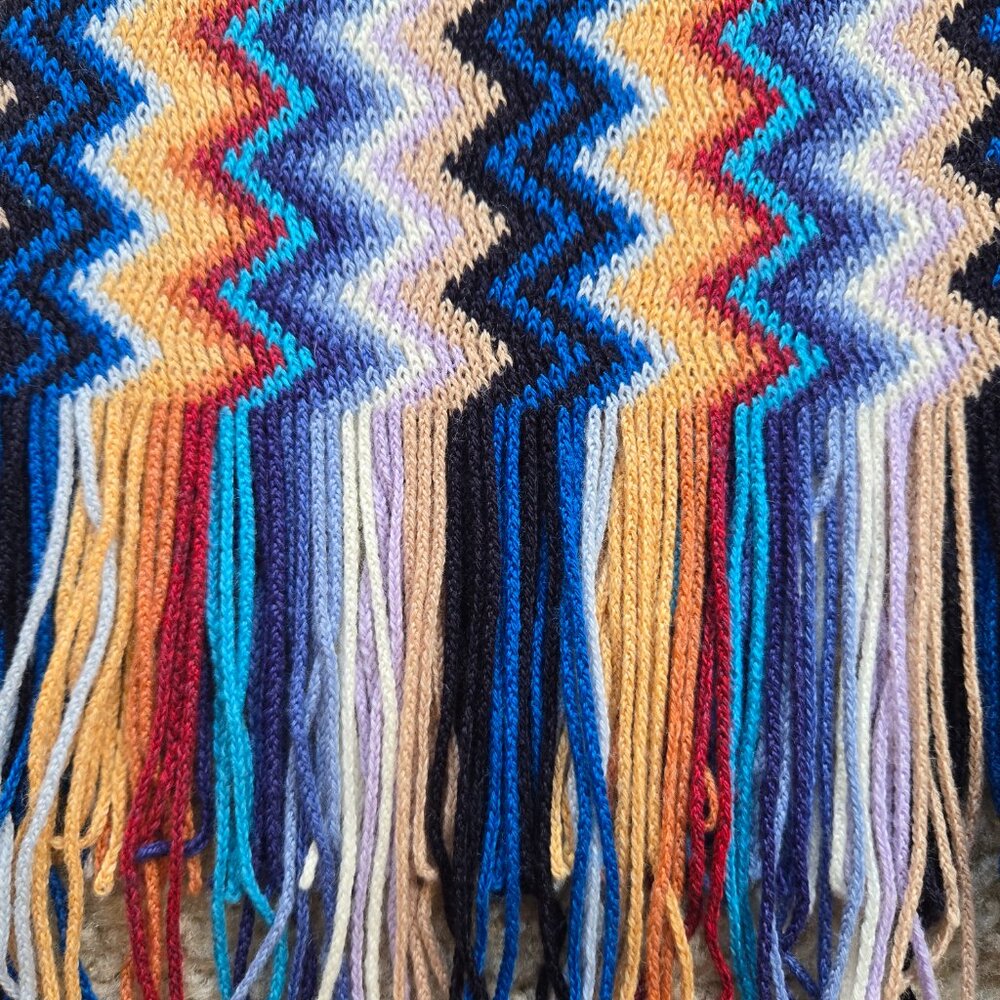 Missoni Vibrant Zig Zag Scarf in Perfect Condition Wool Blend - Picture 3 of 6